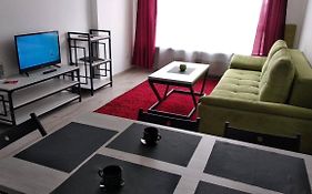 Fly Up Home Apartment